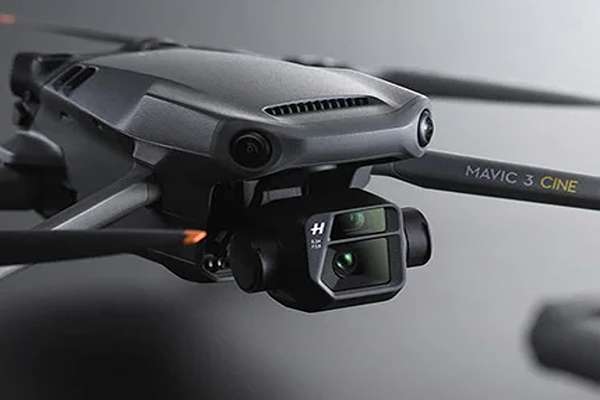 DJI Mavic 3  (بهترین برای فیلمسازی)
